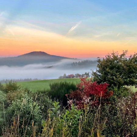 Gasthaus Zur Burgschaenke Aremberg Exteriör bild